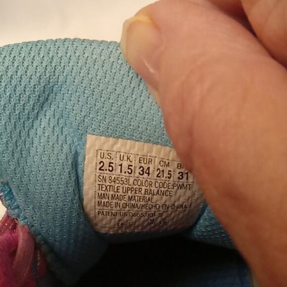 Girls Skecher sneakers SN84555L, size 2.5.  Air cooled memory foam footbed, - Picture 7 of 7